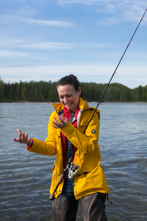 carly-losing-fish-talkeetna-alaska