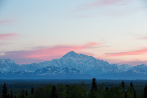 mt-mckinley-no-clouds-sunrise