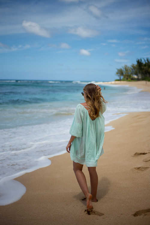 gal-meets-glam-beach-day-north-shore35-500x748 - Julia Berolzheimer