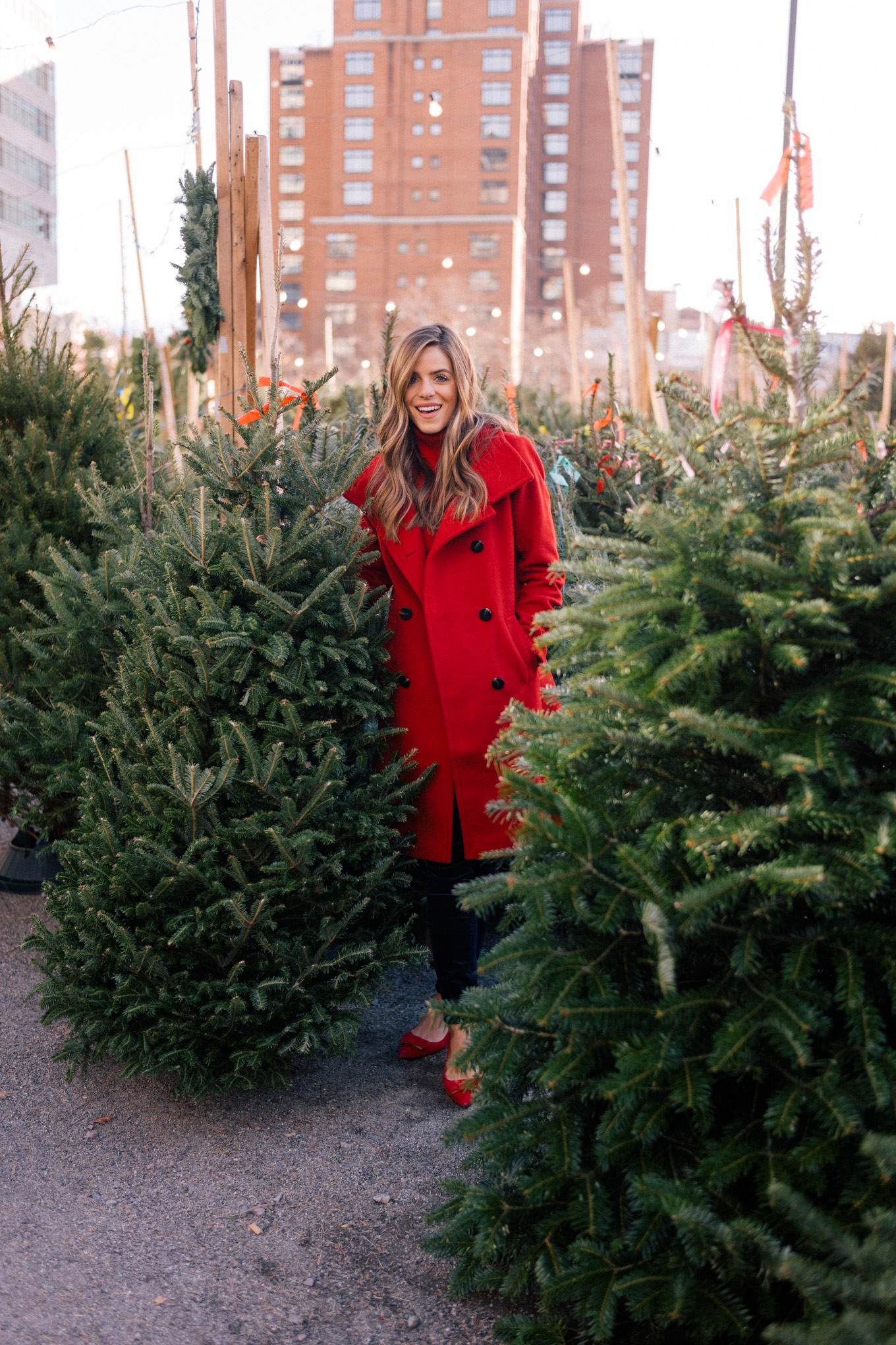 gmg-holiday-red-ann-taylor-1002989 - Julia Berolzheimer