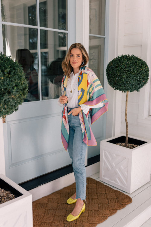 colorful scarf white blouse blue denim yellow shoes