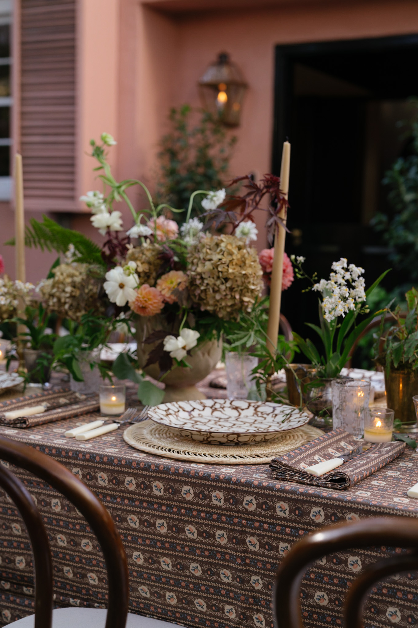 brown floral holiday table