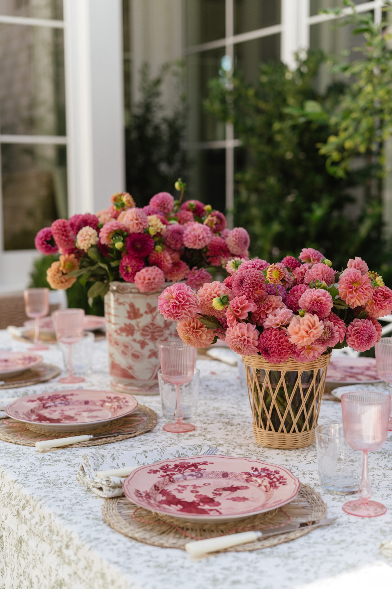 pink green tablescape