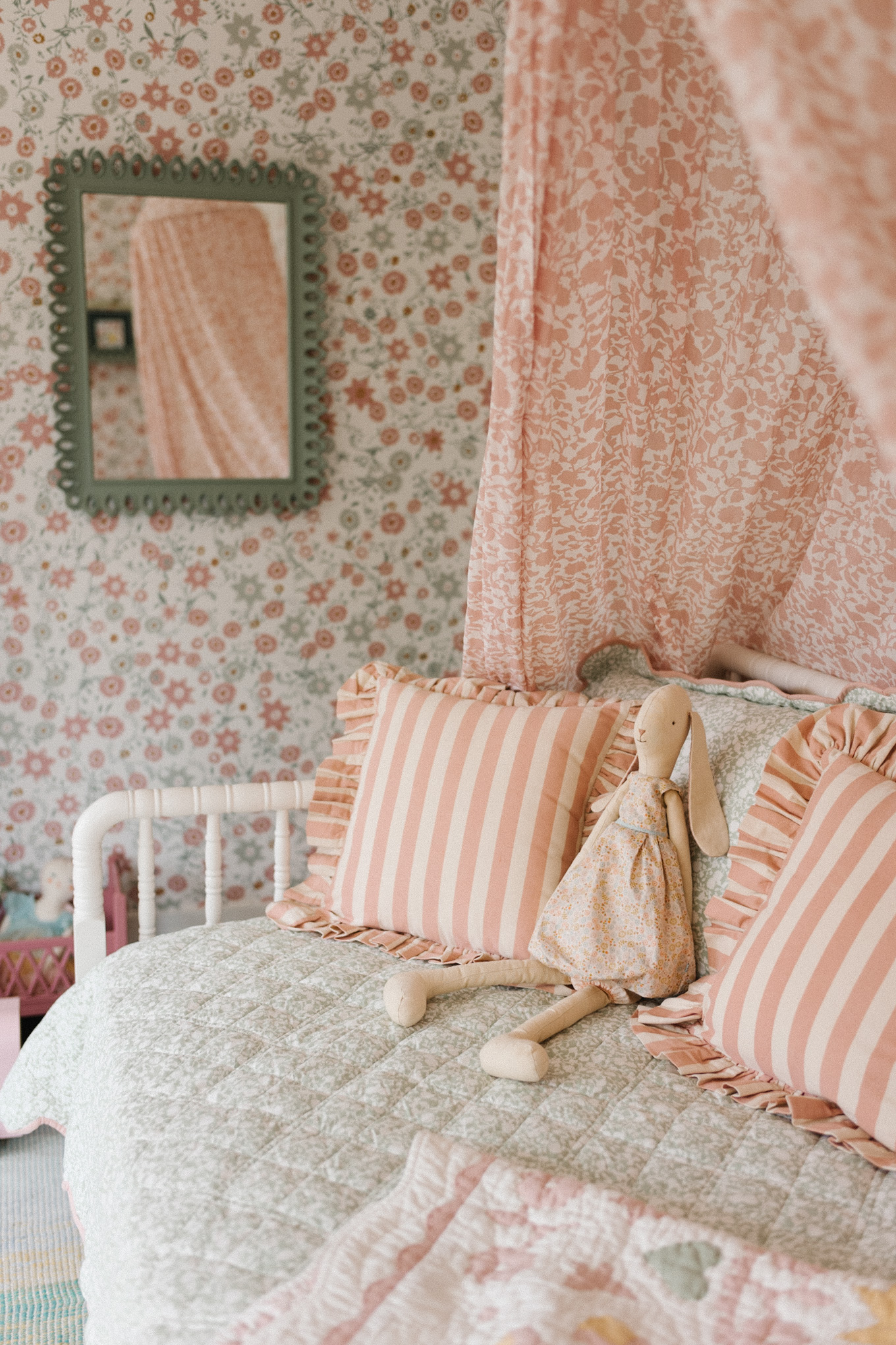 pink greenish  achromatic  floral kids furnishings  bedding toys wallpaper