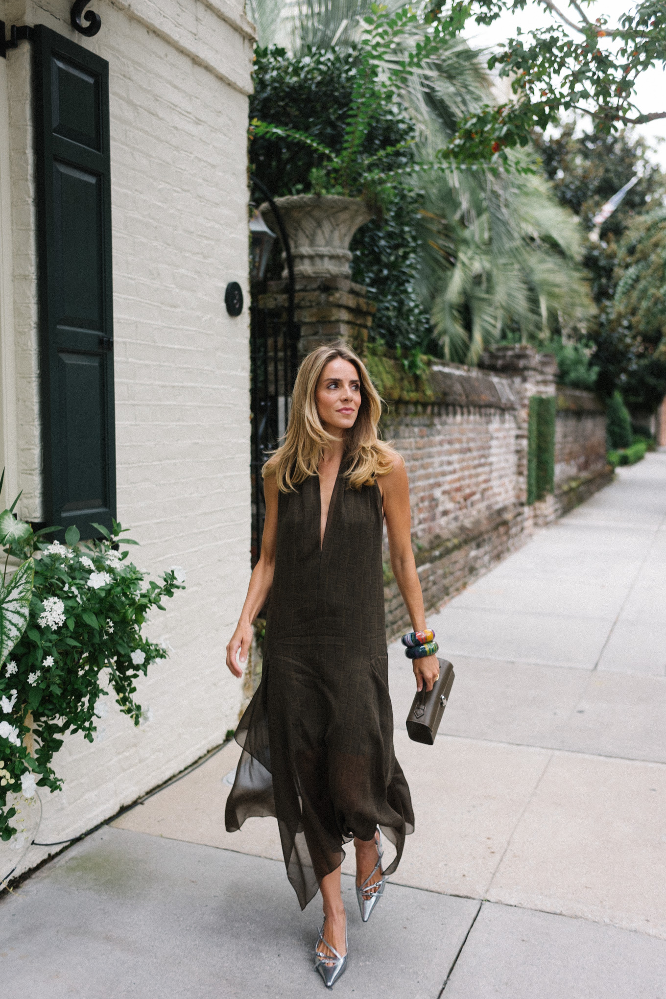 brown handkercheif dress brown leather handbag silver pumps