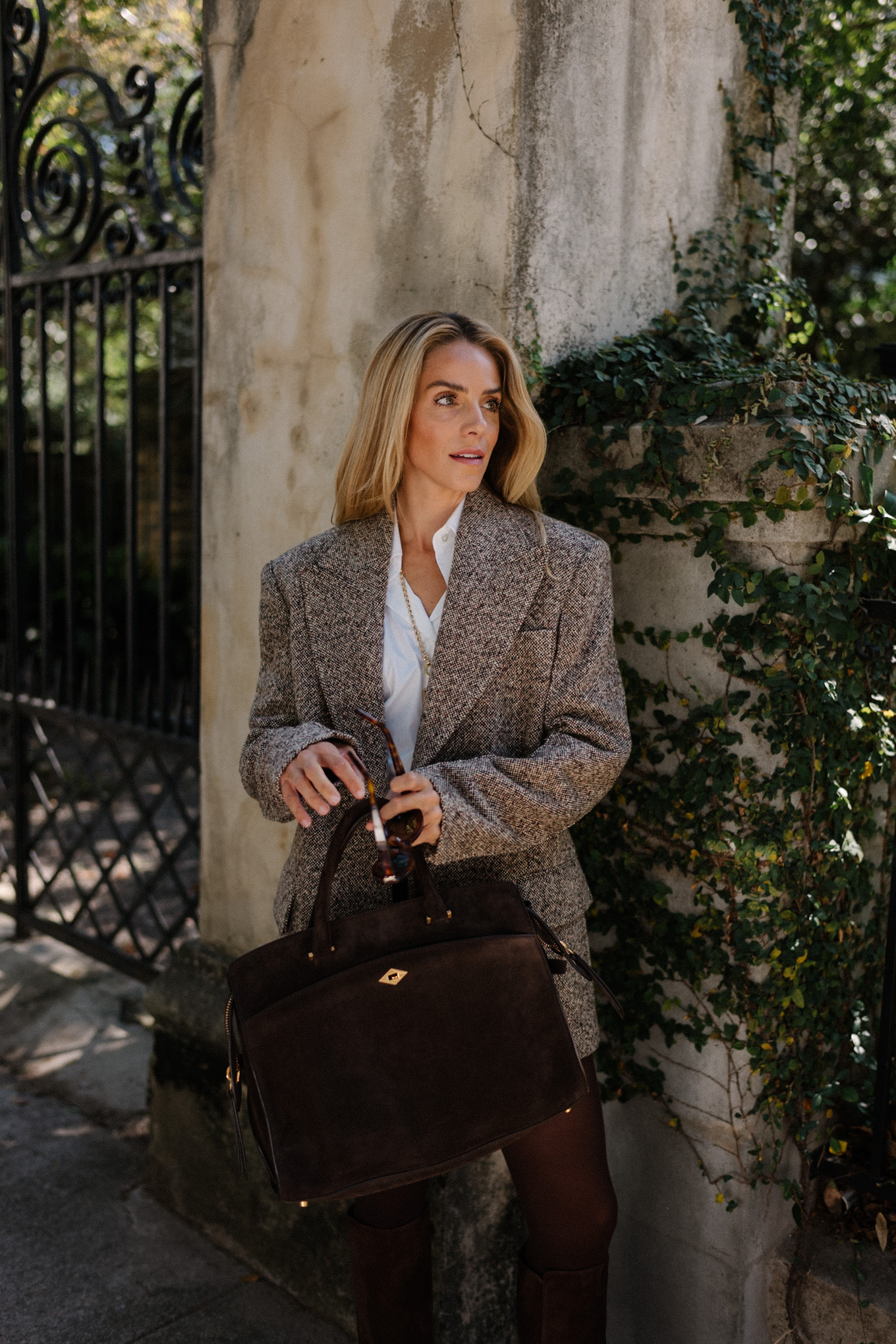 Tweed blazer white collar shirt leather mini skirt suede high boots