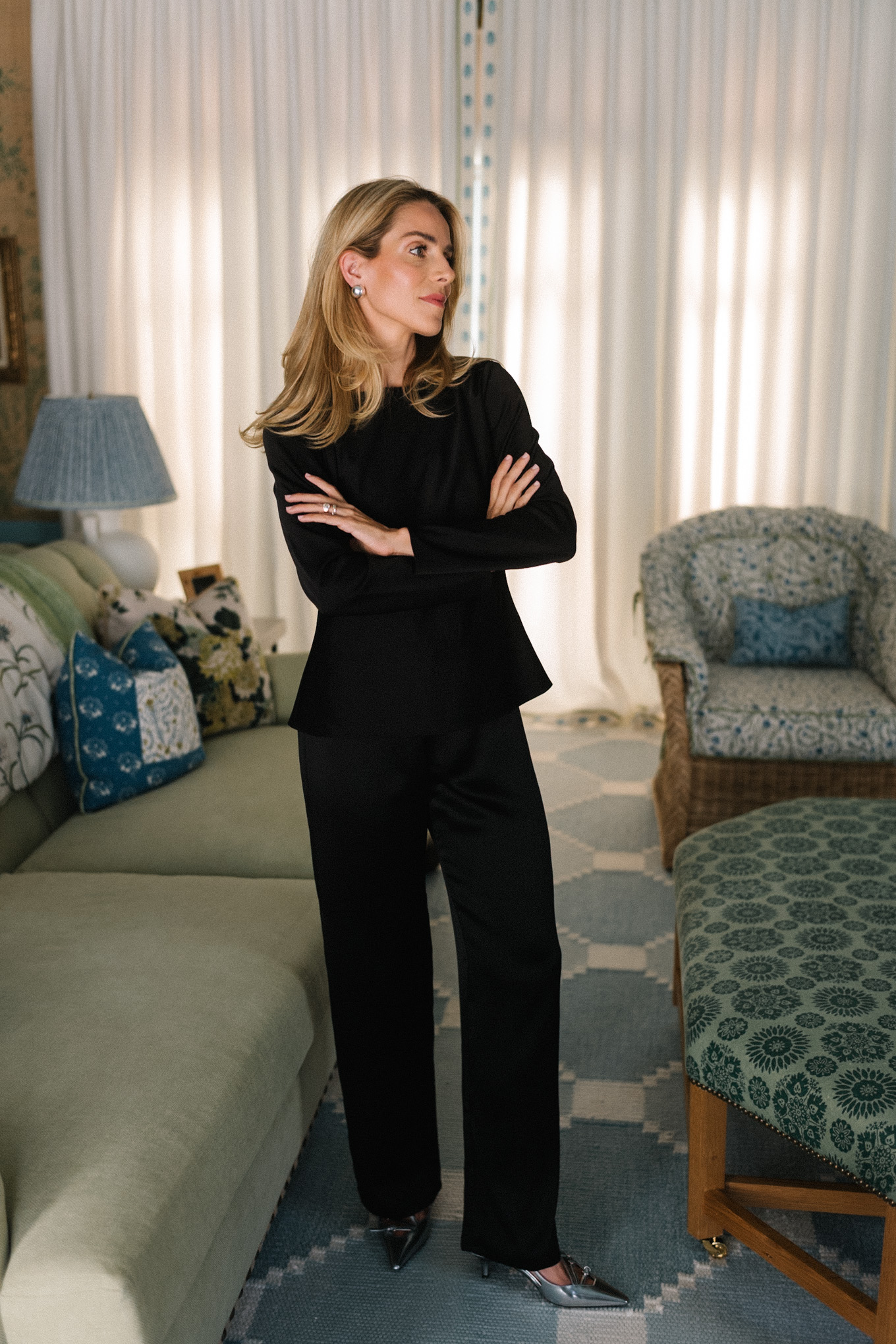 Black long sleeve pants suit