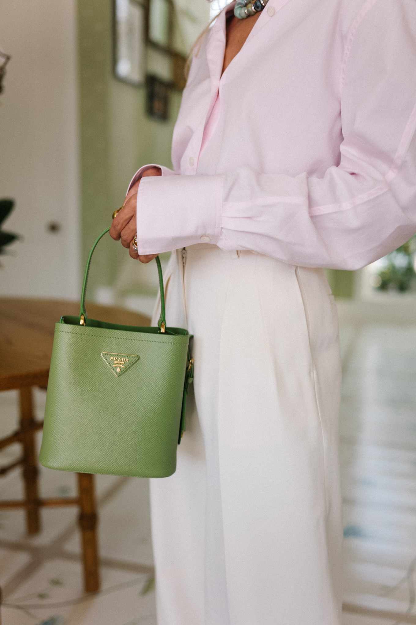 Lavender Poplin Button Up Shirt White Crepe Taper Pants Green Handbag