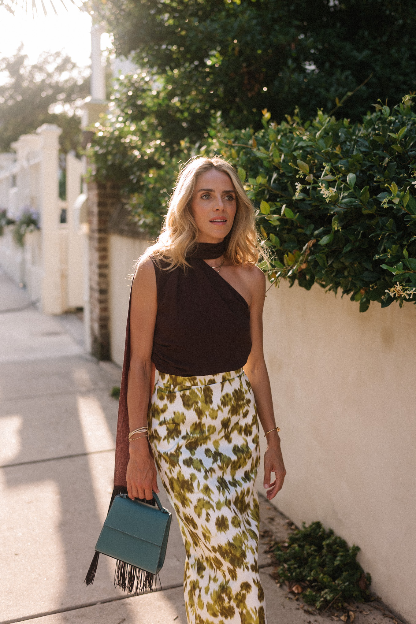 Brown edge scarf top floral silk skirt