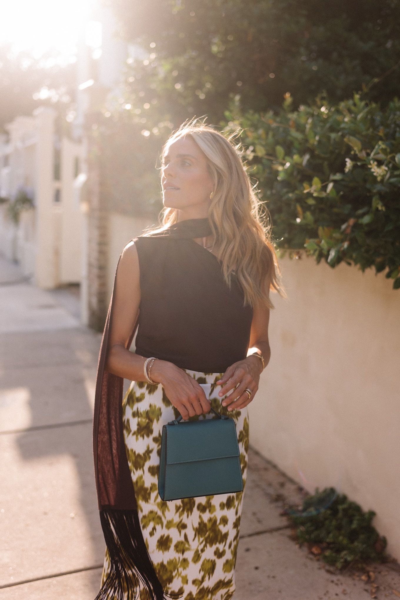 Brown edge scarf top floral silk skirt
