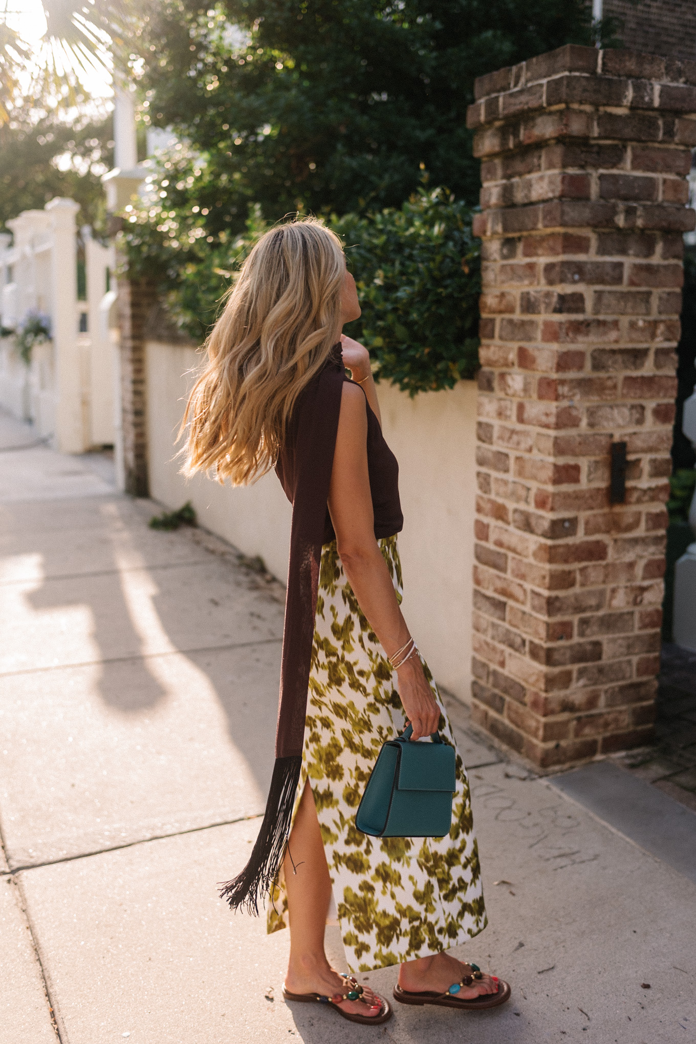 Brown edge scarf top floral silk skirt