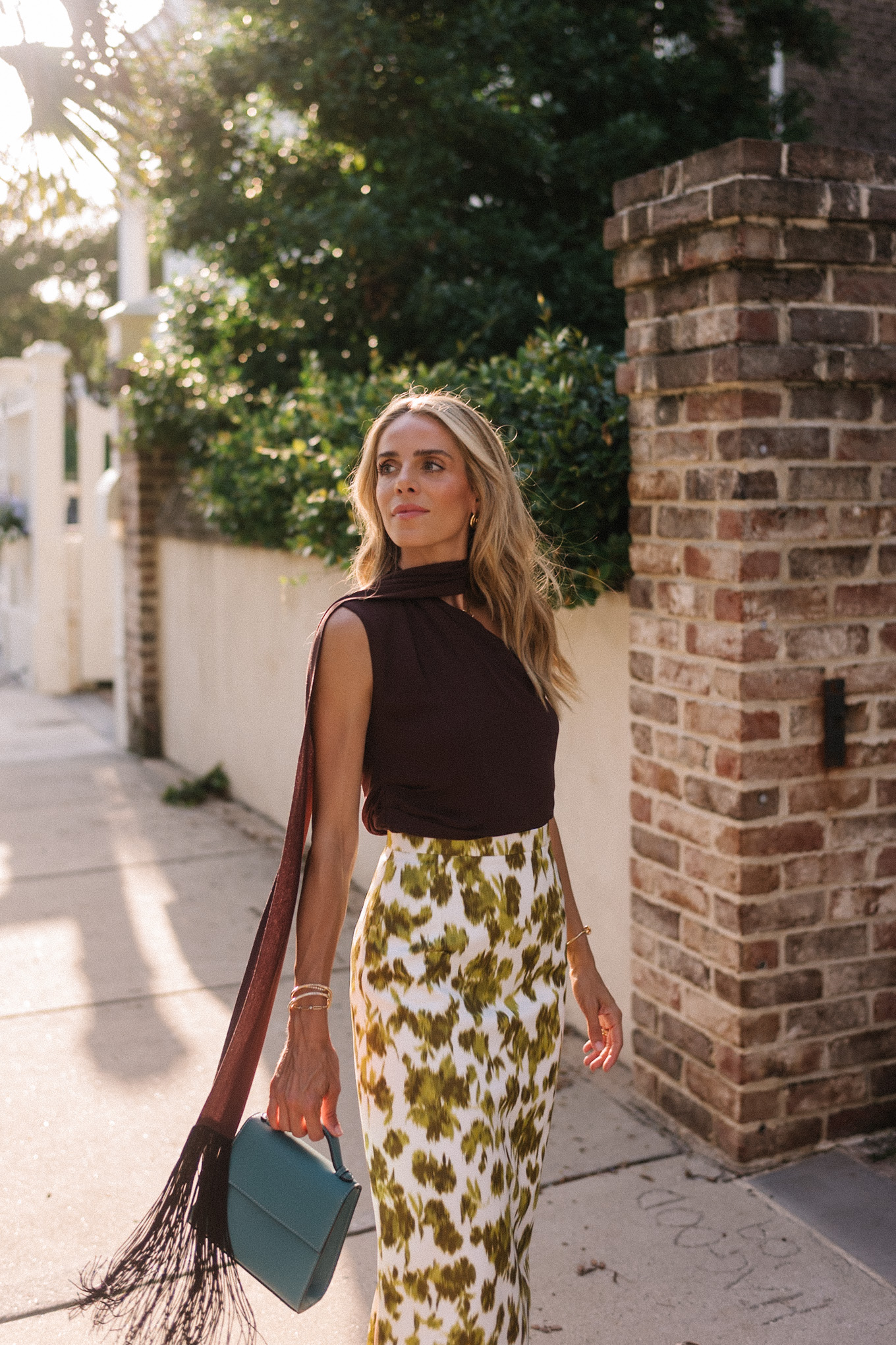Brown edge scarf top floral silk skirt