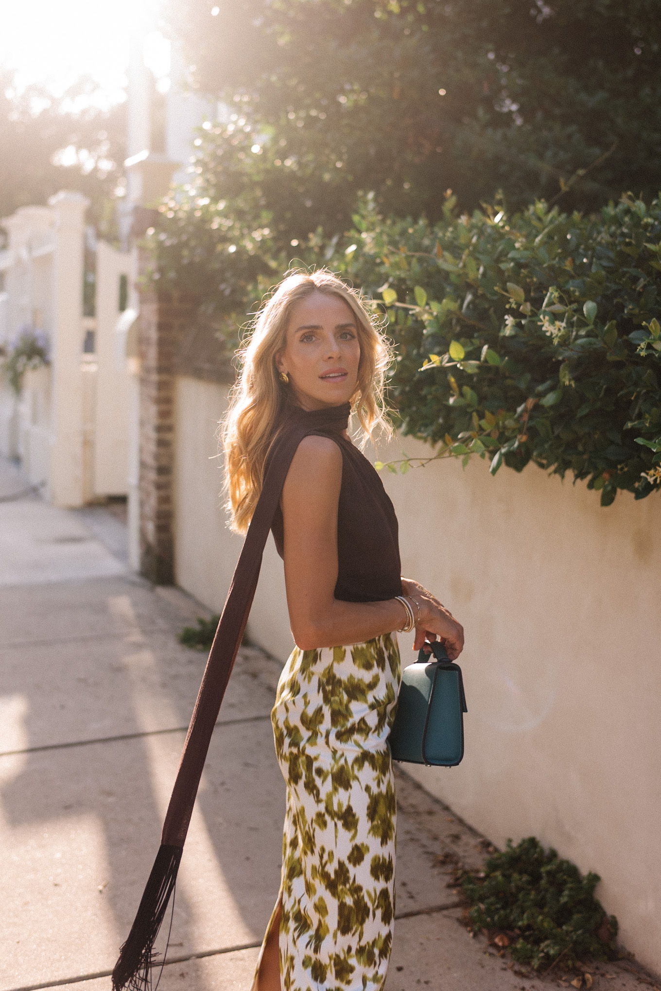 Brown edge scarf top floral silk skirt