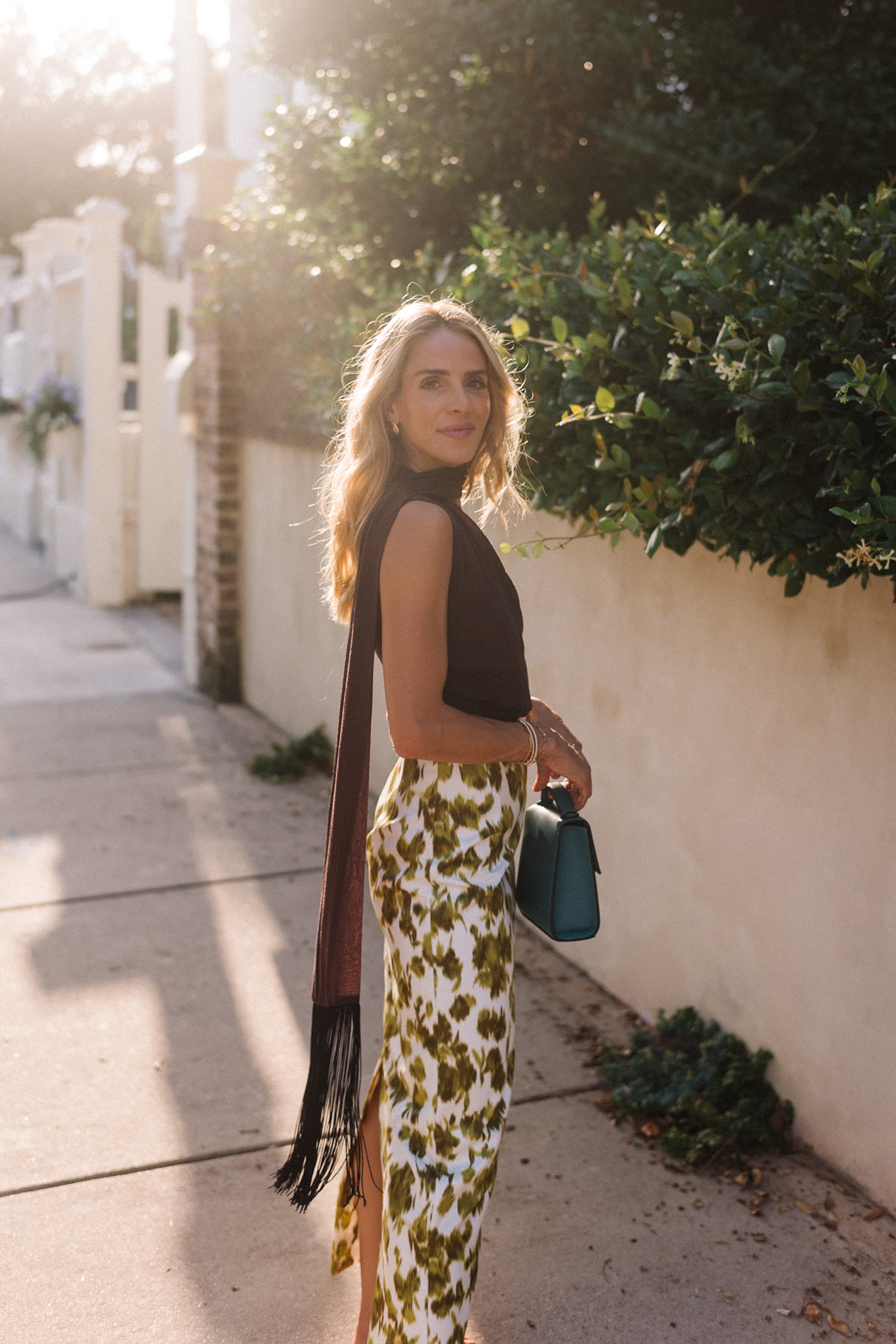 Brown edge scarf top floral silk skirt