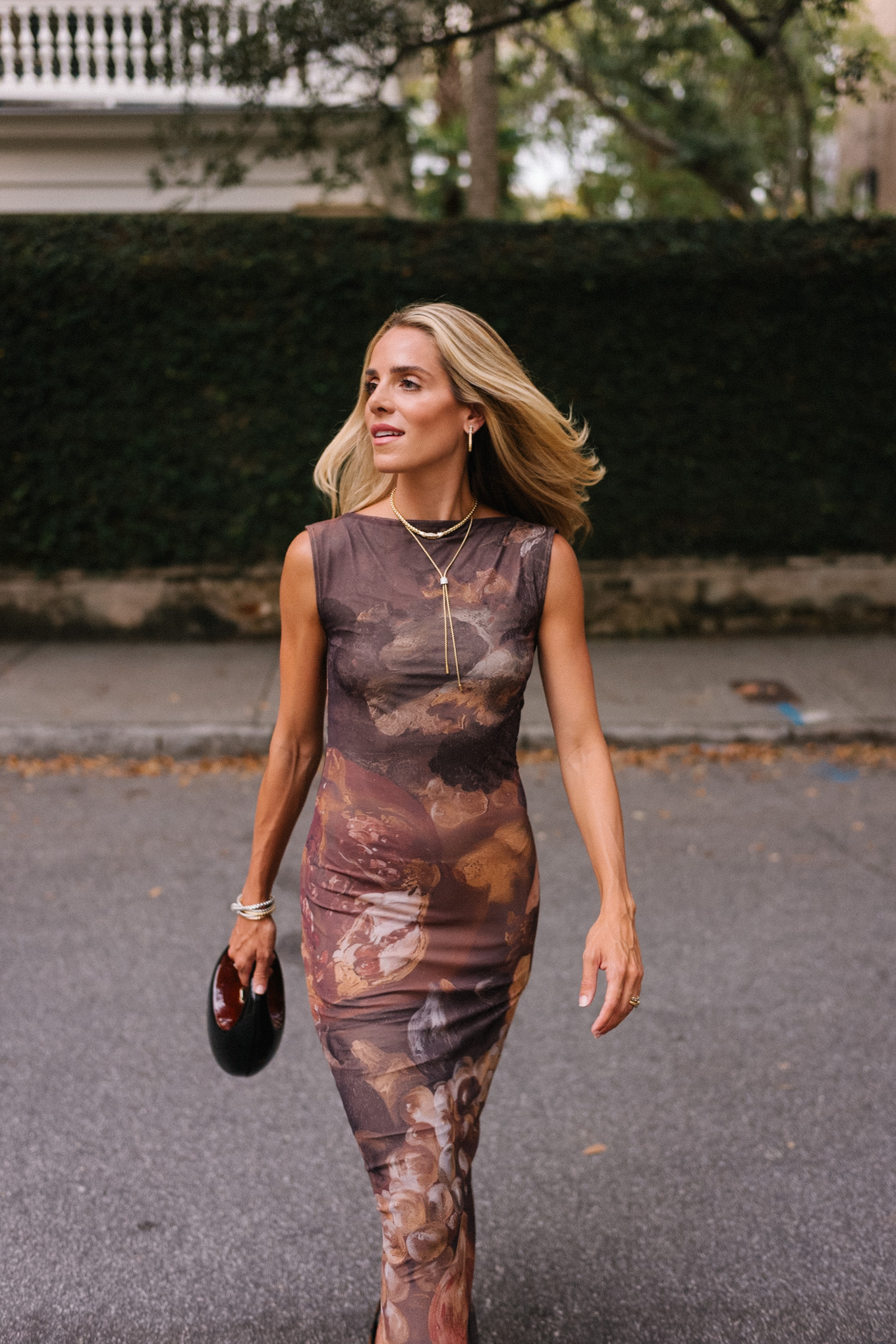 brown graphic fall dress black handbag timeless jewelry