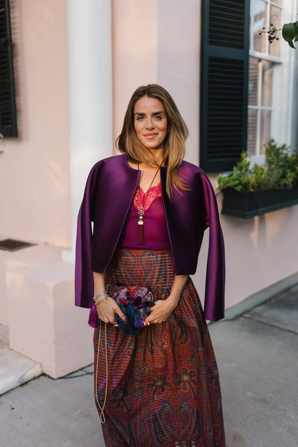 **Here are a few options:**

*   **Decluttering is OVER! Embrace the Maximalist Life!**
*   **Is Minimalism Dead? The Maximalist Trend is EXPLODING!**
*   **More is MORE: The Maximalist Edit That Will Change Your Home!**
*   **Forget Decluttering: Why Maximalism is the HOTTEST Trend Now!**
*   **The Maximalist Secret: How to Achieve Style Without the Stress!**